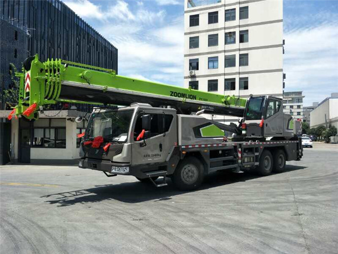 万源市跨街广告牌的高空安装注意事项