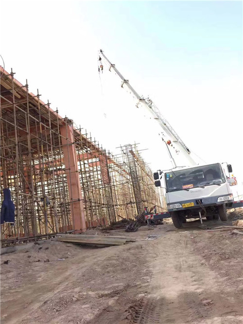 万源市吊车作业的安全注意事项有哪些？