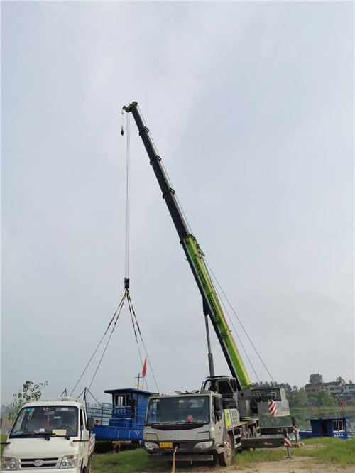 万源市桥梁建设吊装案例